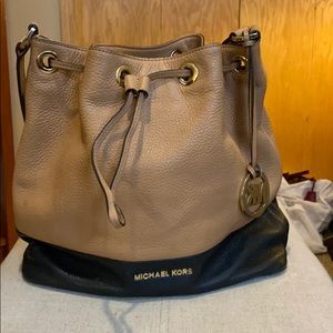 Michael Kors Jules Drawstring Bucket Bag